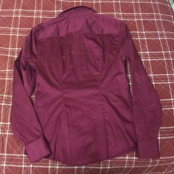 Banana republic petite collared button down long sleeve burgundy shirt - Picture 3 of 9